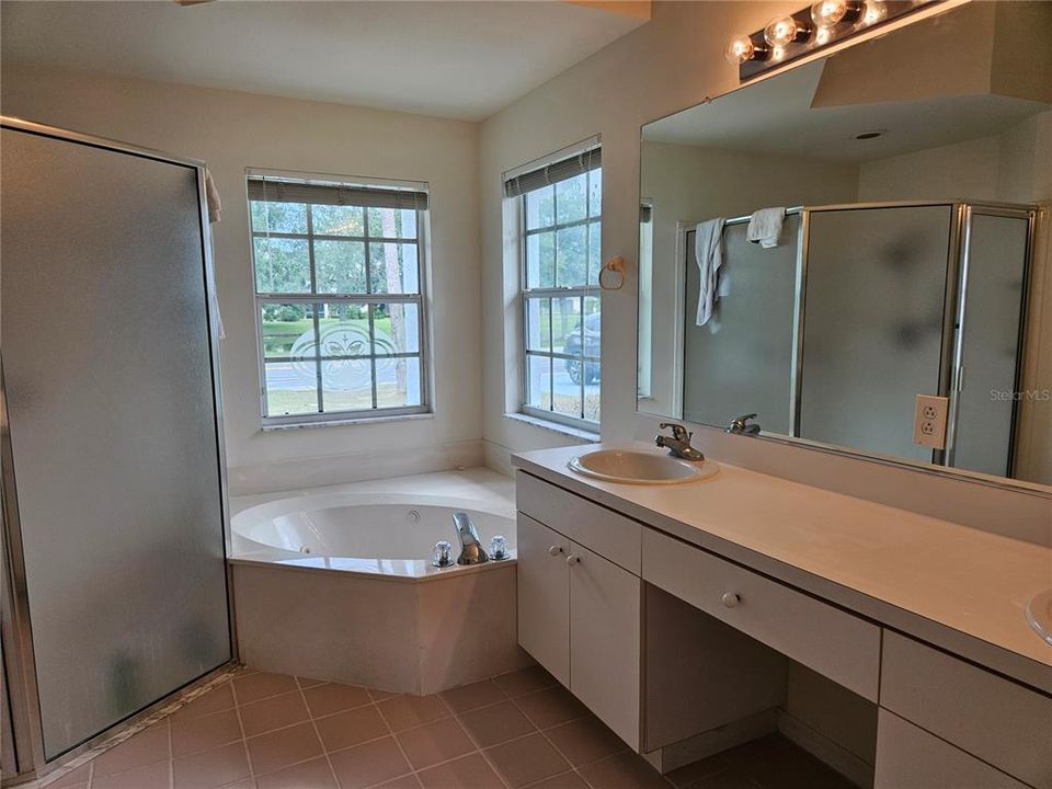 For Sale: $275,000 (2 beds, 2 baths, 1673 Square Feet)