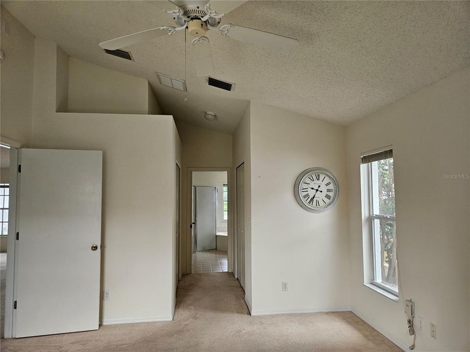 For Sale: $275,000 (2 beds, 2 baths, 1673 Square Feet)