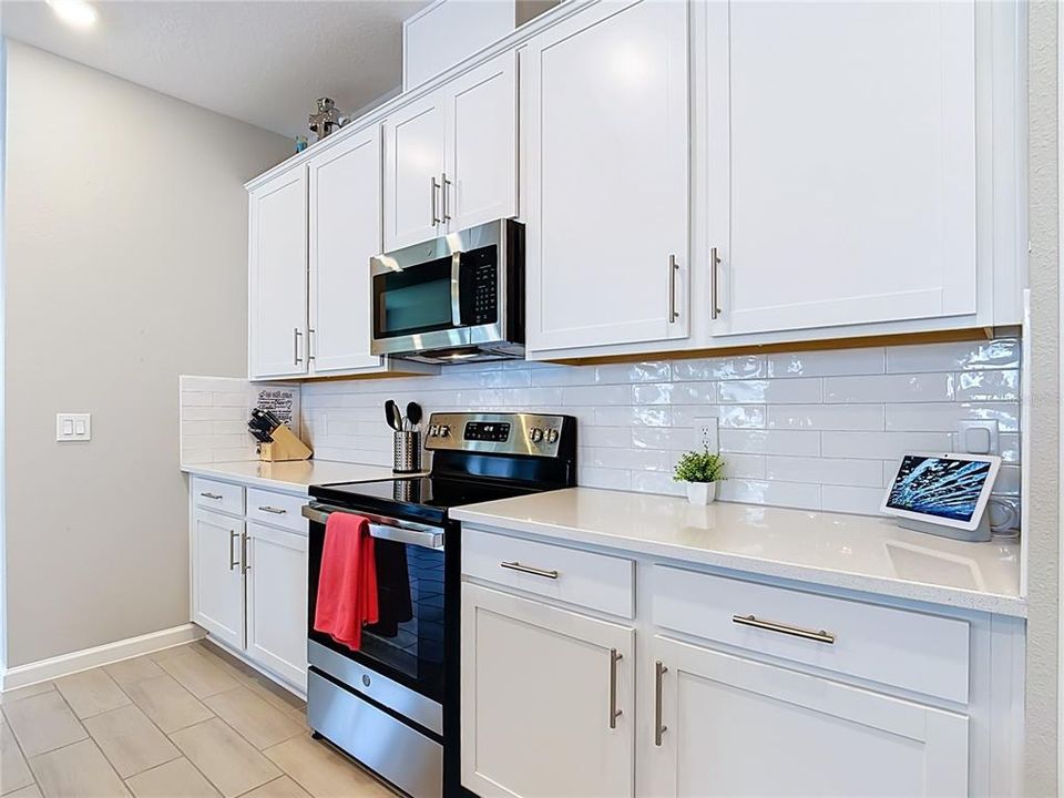 На продажу: $459,000 (3 спален, 2 ванн, 1704 Квадратных фут)