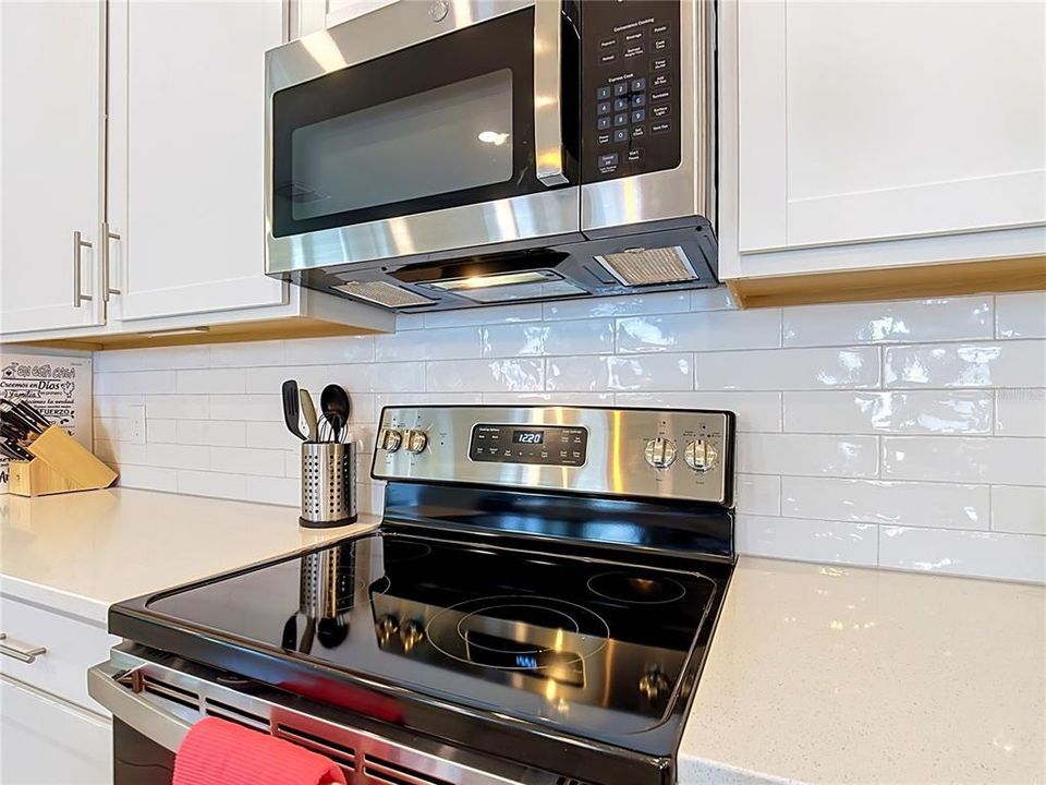 На продажу: $459,000 (3 спален, 2 ванн, 1704 Квадратных фут)