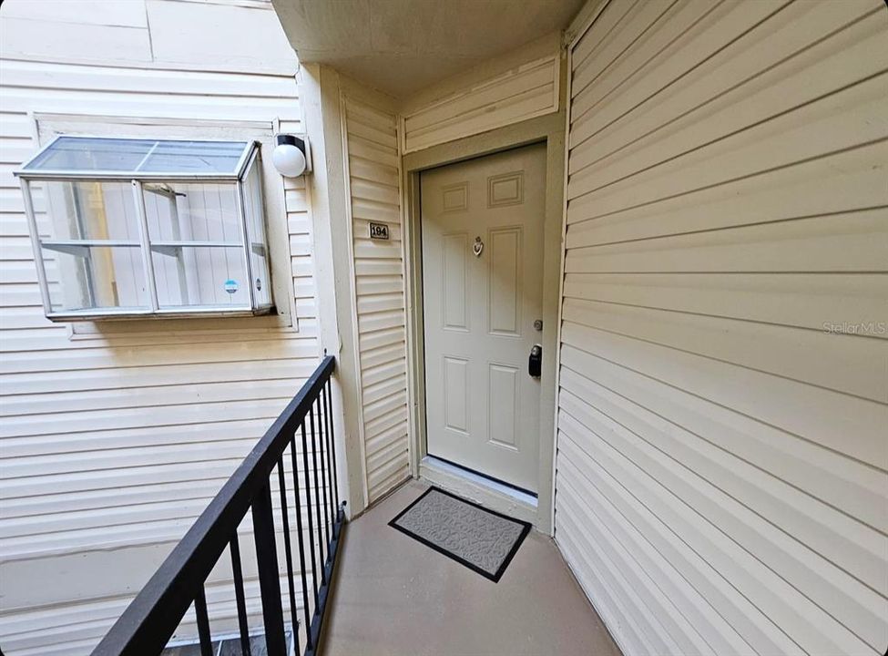 For Rent: $1,200 (1 beds, 1 baths, 526 Square Feet)