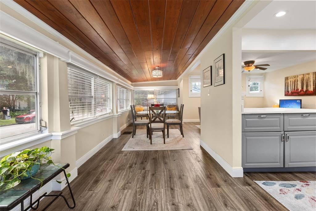 For Sale: $430,000 (2 beds, 1 baths, 1040 Square Feet)