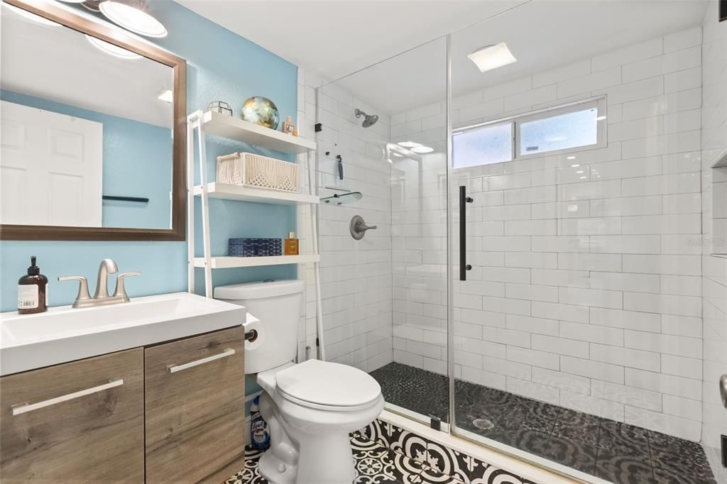 For Sale: $430,000 (2 beds, 1 baths, 1040 Square Feet)