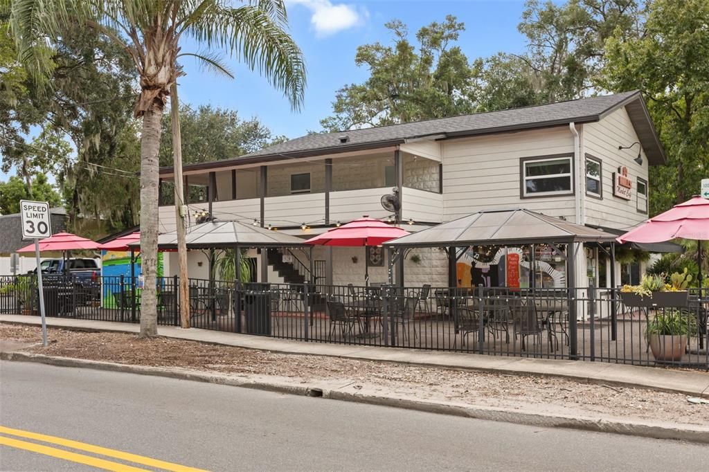 For Sale: $430,000 (2 beds, 1 baths, 1040 Square Feet)