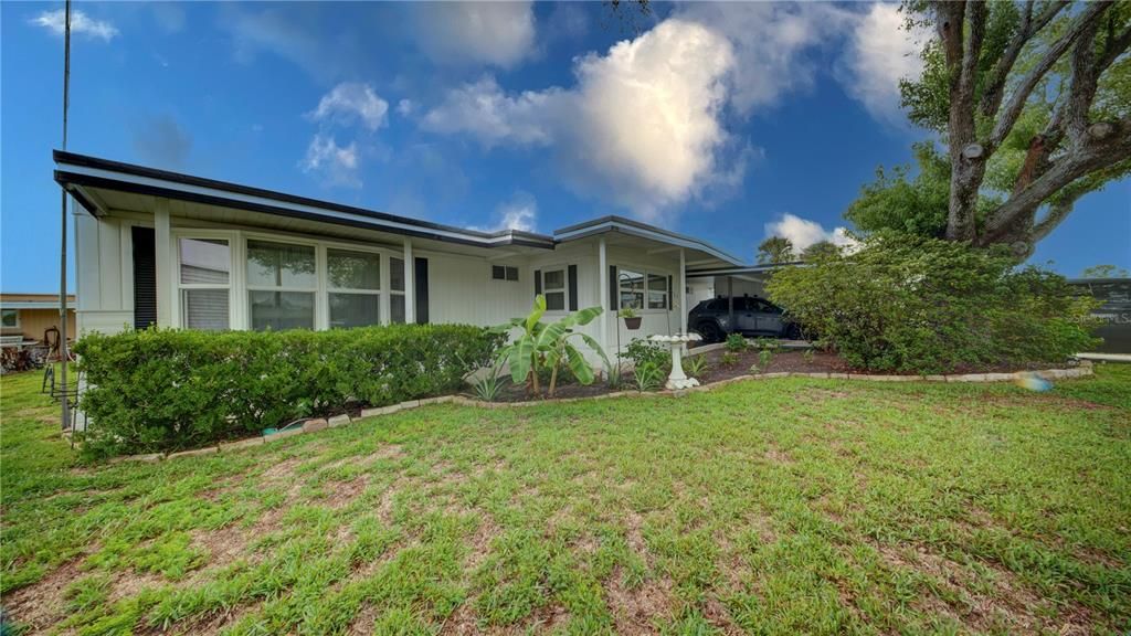 For Sale: $117,000 (2 beds, 2 baths, 854 Square Feet)