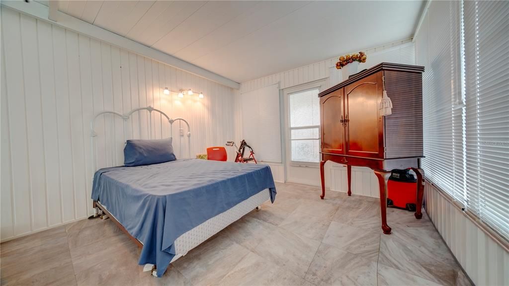 For Sale: $117,000 (2 beds, 2 baths, 854 Square Feet)