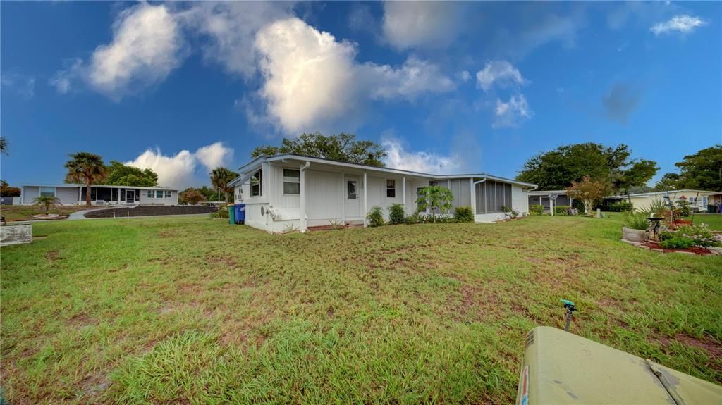 For Sale: $117,000 (2 beds, 2 baths, 854 Square Feet)