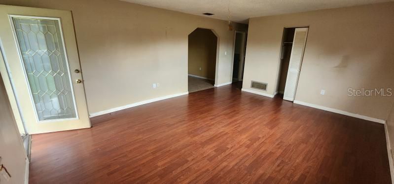 For Sale: $162,000 (3 beds, 2 baths, 1242 Square Feet)
