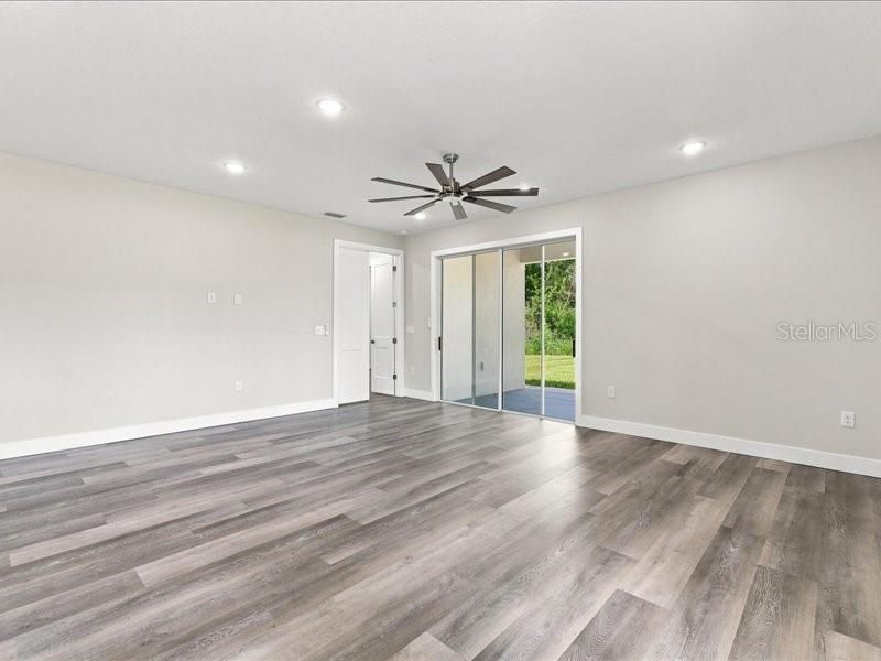 For Sale: $405,000 (4 beds, 2 baths, 2000 Square Feet)