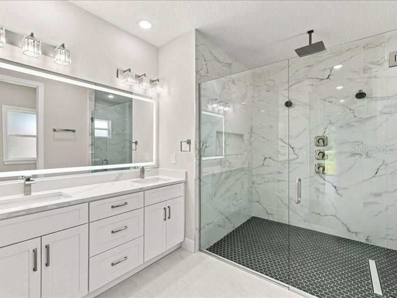 For Sale: $405,000 (4 beds, 2 baths, 2000 Square Feet)