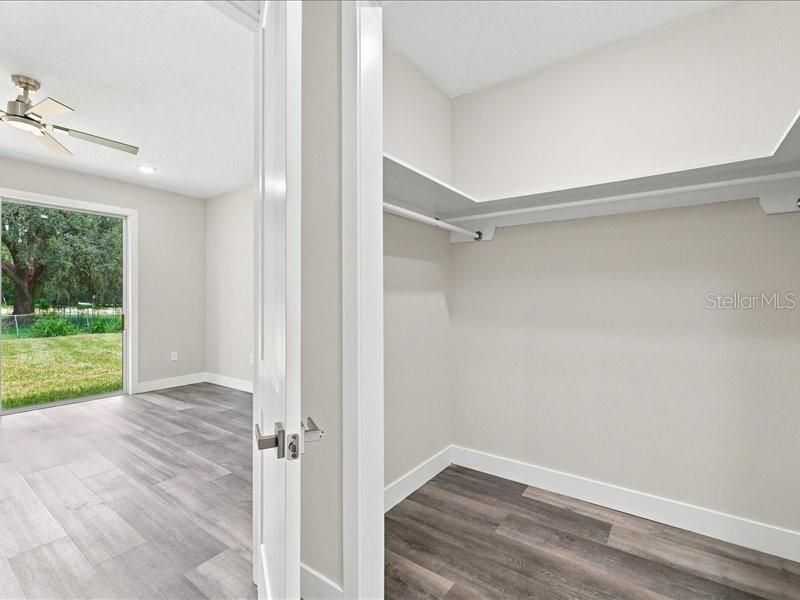 For Sale: $405,000 (4 beds, 2 baths, 2000 Square Feet)
