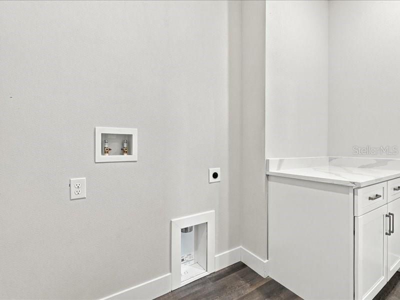For Sale: $405,000 (4 beds, 2 baths, 2000 Square Feet)