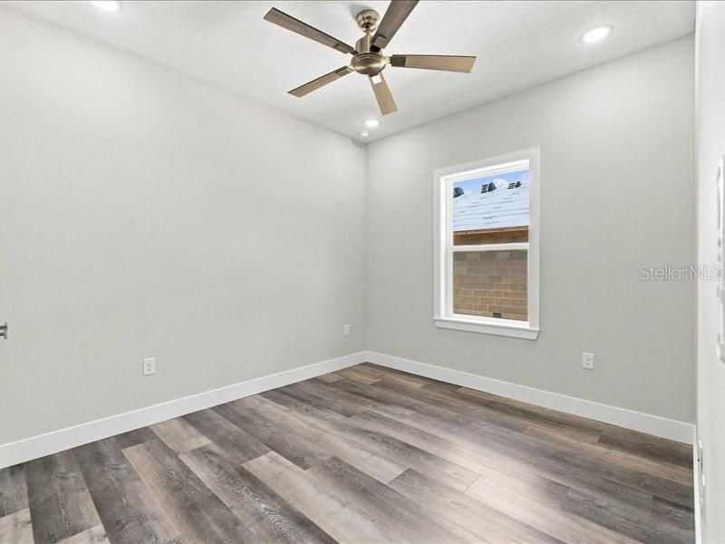 For Sale: $405,000 (4 beds, 2 baths, 2000 Square Feet)
