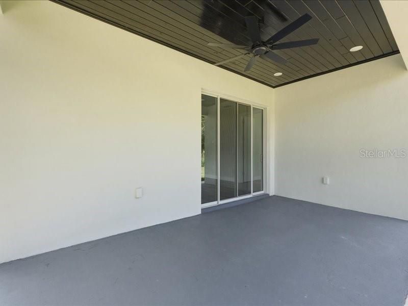 For Sale: $405,000 (4 beds, 2 baths, 2000 Square Feet)