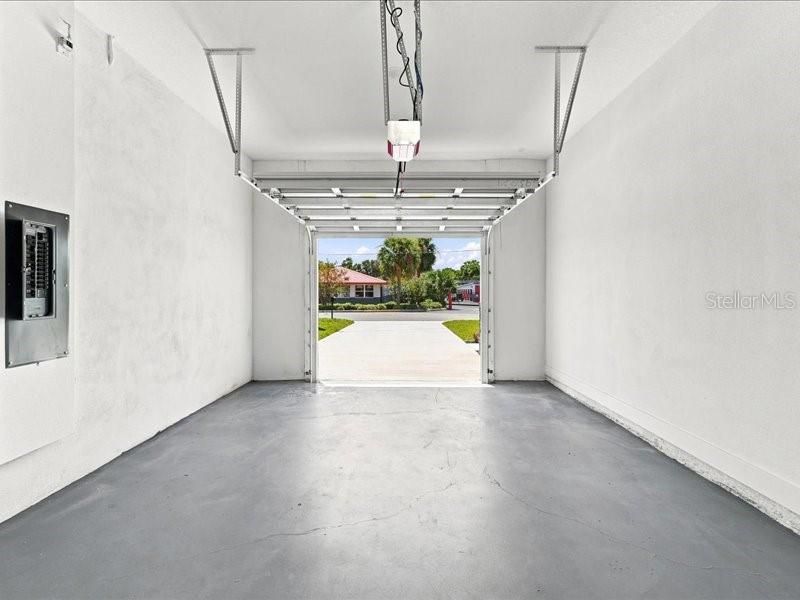 For Sale: $405,000 (4 beds, 2 baths, 2000 Square Feet)