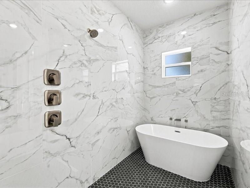 For Sale: $405,000 (4 beds, 2 baths, 2000 Square Feet)