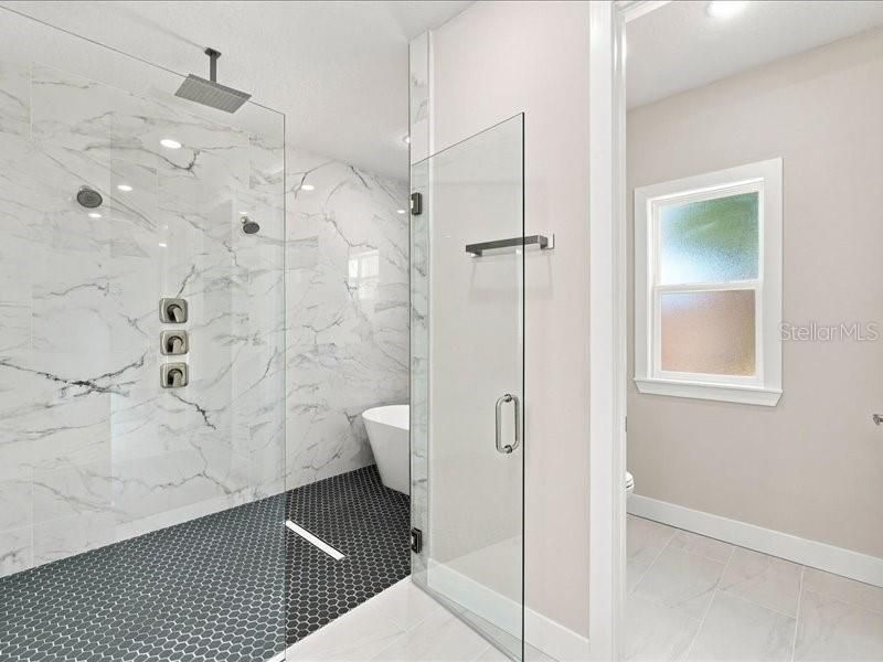For Sale: $405,000 (4 beds, 2 baths, 2000 Square Feet)