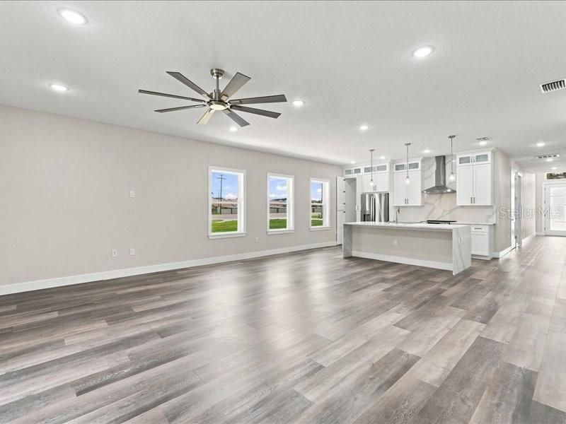 For Sale: $405,000 (4 beds, 2 baths, 2000 Square Feet)