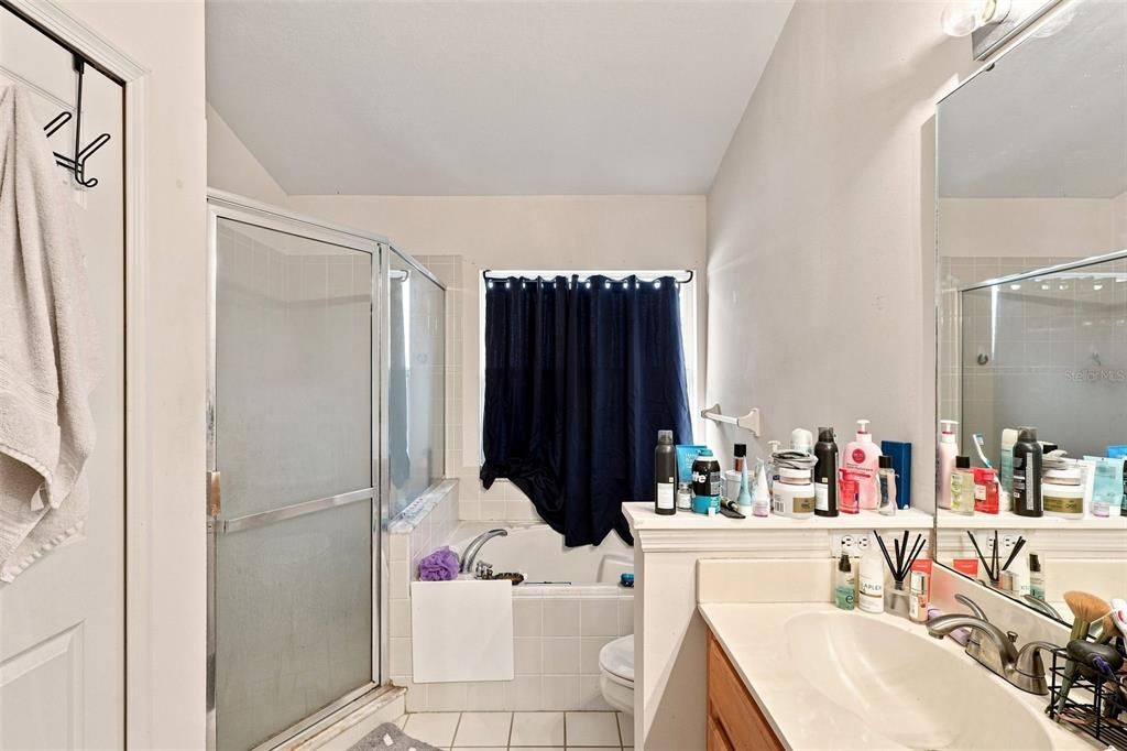 For Sale: $405,000 (3 beds, 2 baths, 1601 Square Feet)