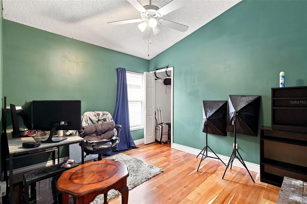 For Sale: $405,000 (3 beds, 2 baths, 1601 Square Feet)