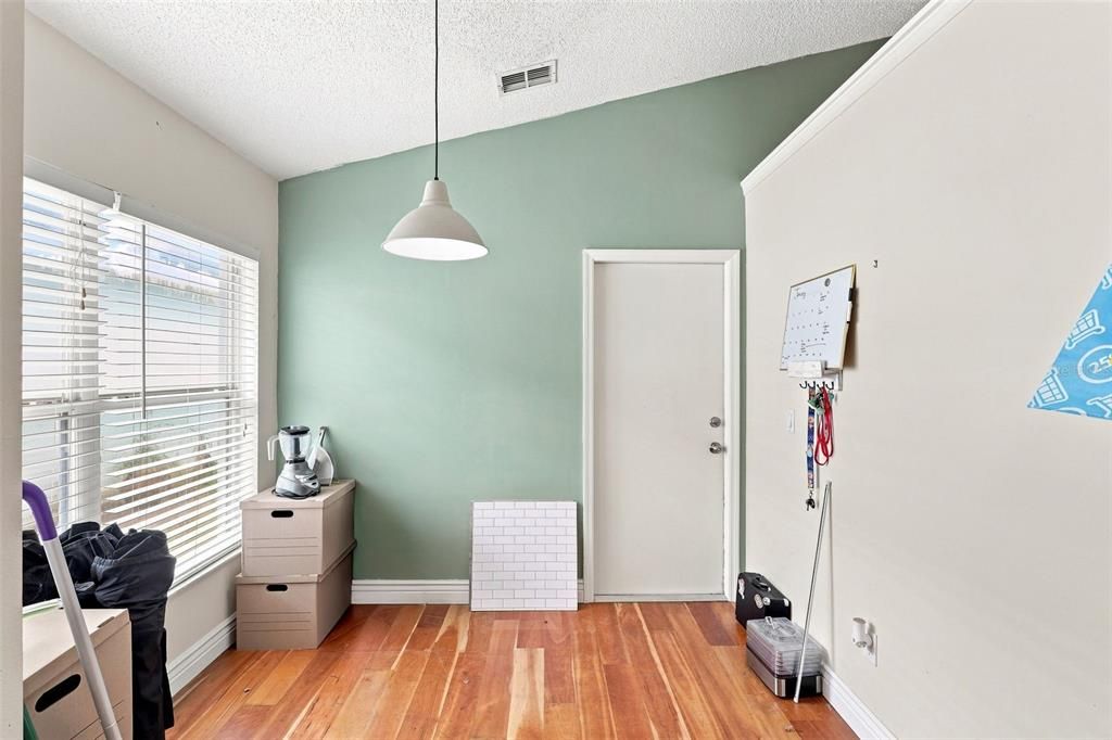 For Sale: $405,000 (3 beds, 2 baths, 1601 Square Feet)
