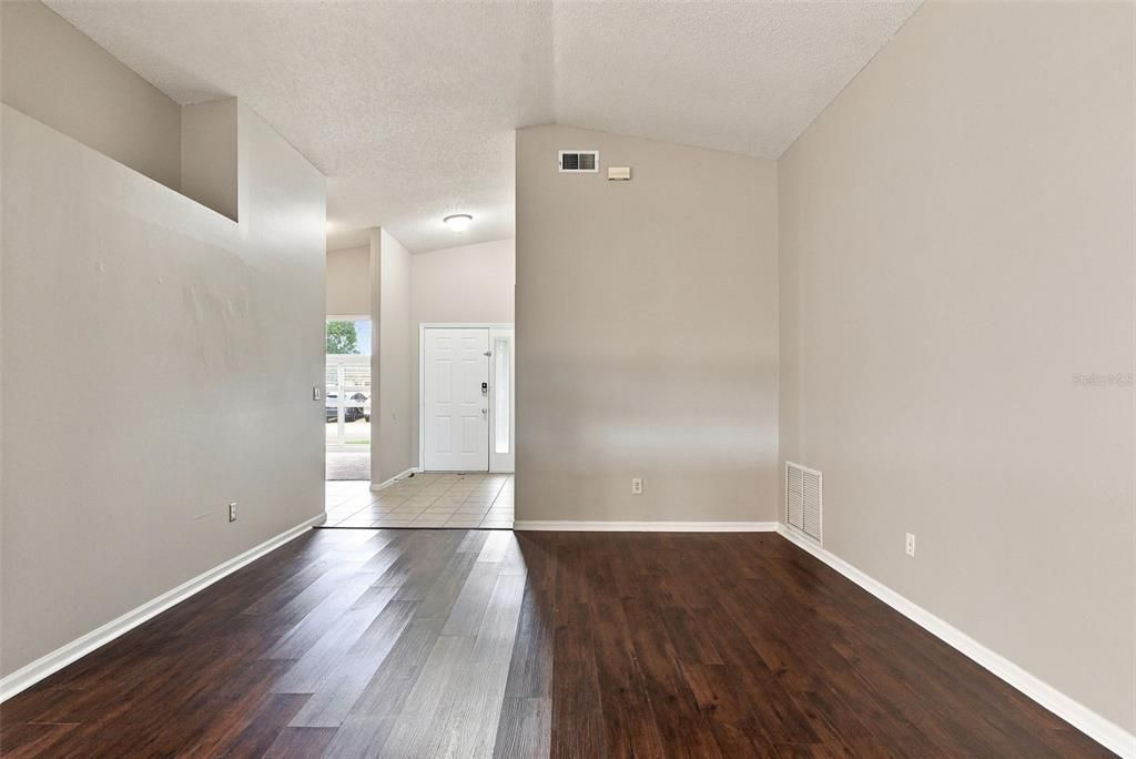 For Sale: $369,900 (3 beds, 2 baths, 1655 Square Feet)