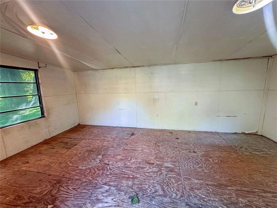 For Sale: $215,000 (3 beds, 2 baths, 1512 Square Feet)