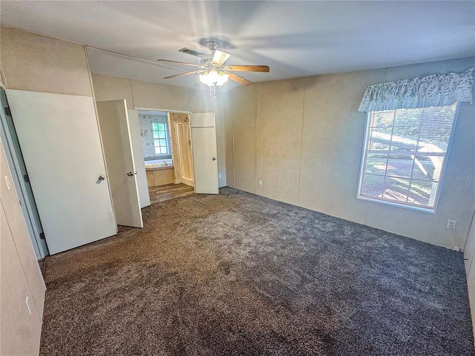 For Sale: $215,000 (3 beds, 2 baths, 1512 Square Feet)
