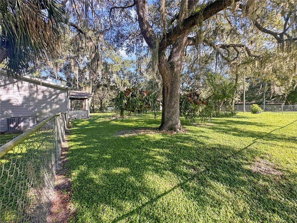 For Sale: $215,000 (3 beds, 2 baths, 1512 Square Feet)