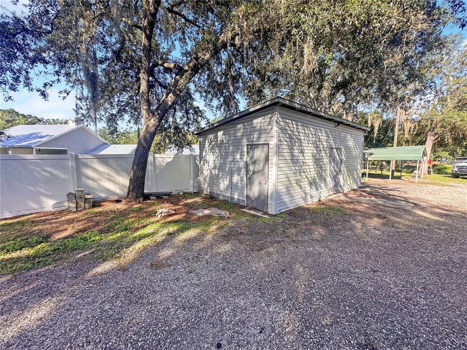 For Sale: $215,000 (3 beds, 2 baths, 1512 Square Feet)