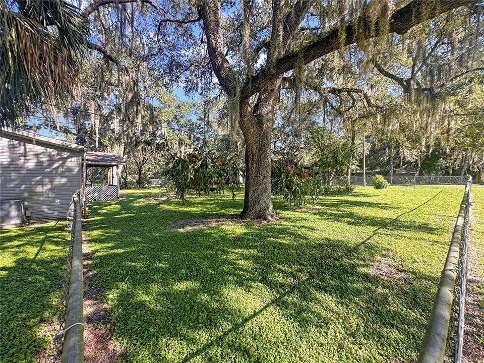 For Sale: $215,000 (3 beds, 2 baths, 1512 Square Feet)