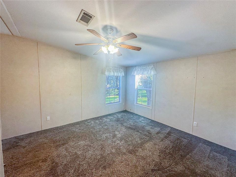 For Sale: $215,000 (3 beds, 2 baths, 1512 Square Feet)