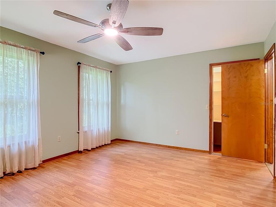 For Sale: $535,000 (4 beds, 2 baths, 2662 Square Feet)