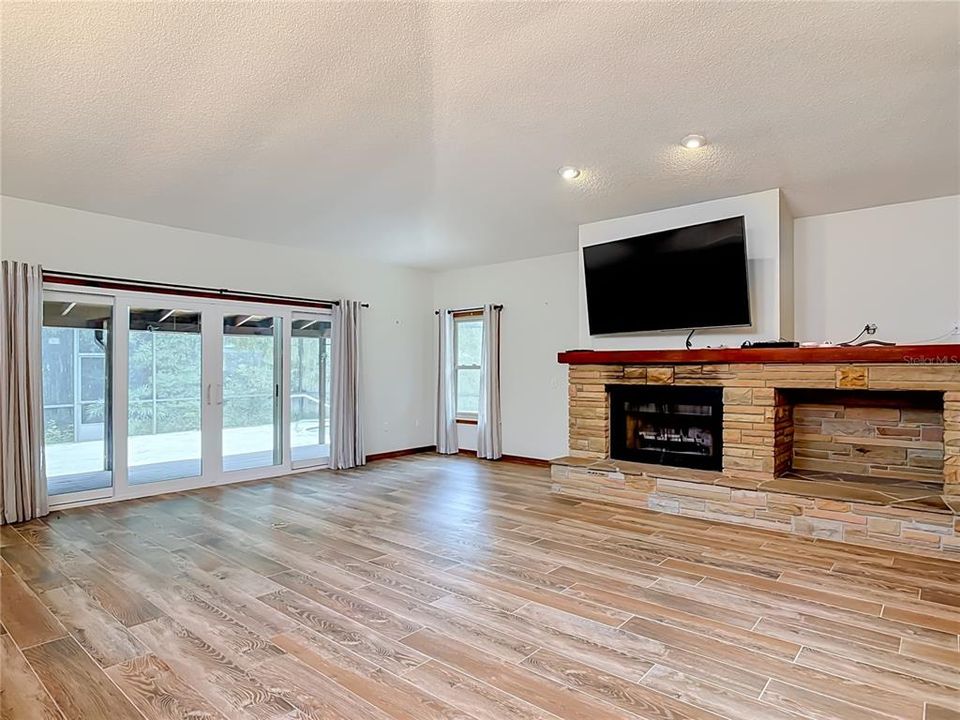 For Sale: $535,000 (4 beds, 2 baths, 2662 Square Feet)