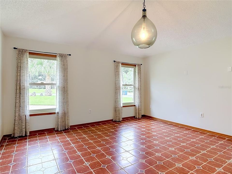 For Sale: $535,000 (4 beds, 2 baths, 2662 Square Feet)