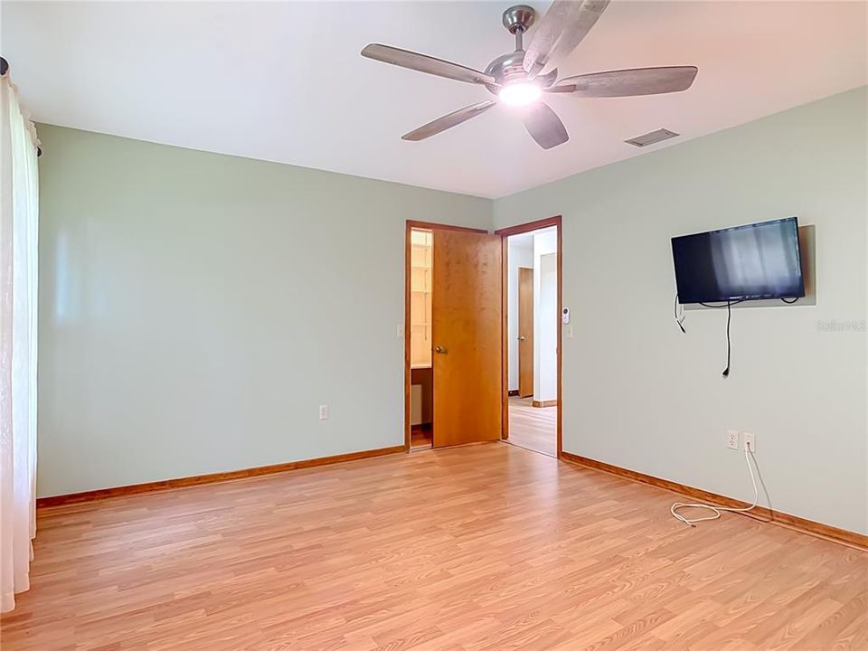 For Sale: $535,000 (4 beds, 2 baths, 2662 Square Feet)
