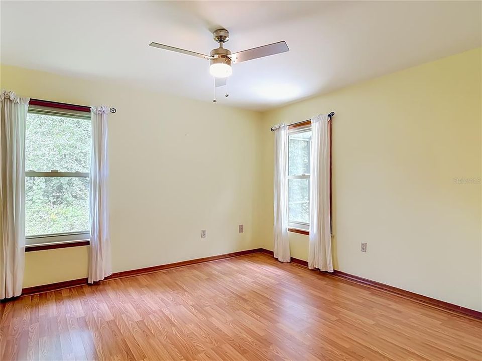 For Sale: $535,000 (4 beds, 2 baths, 2662 Square Feet)