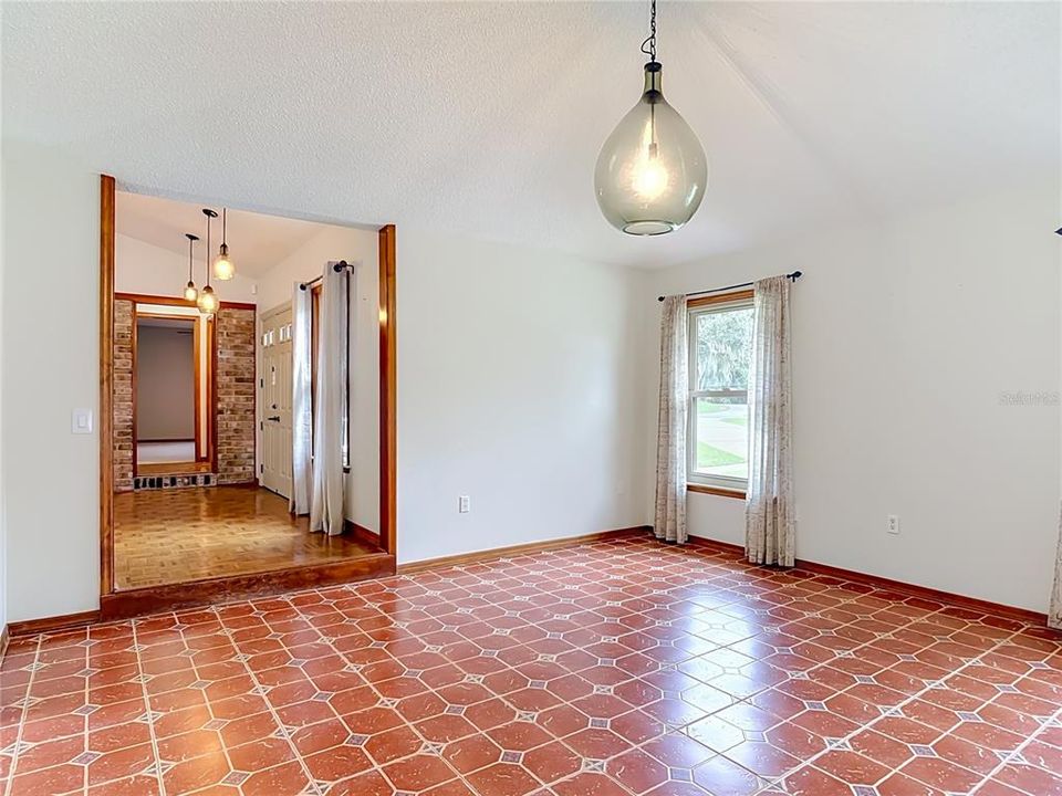 For Sale: $535,000 (4 beds, 2 baths, 2662 Square Feet)