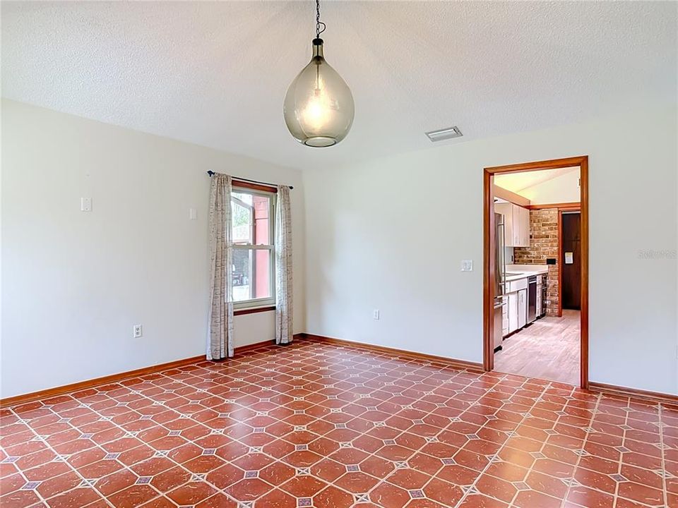 For Sale: $535,000 (4 beds, 2 baths, 2662 Square Feet)