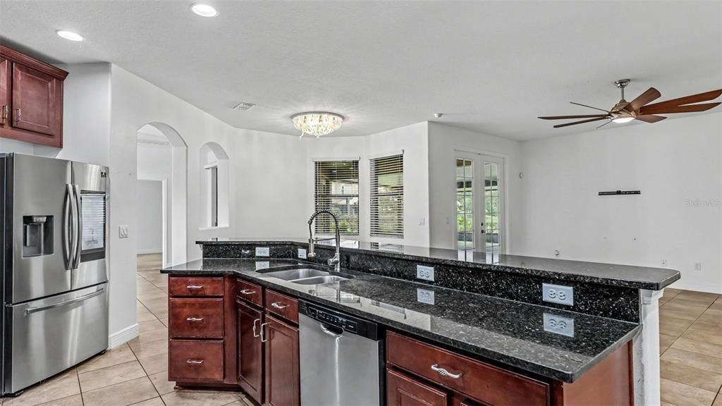For Sale: $475,000 (4 beds, 3 baths, 3125 Square Feet)