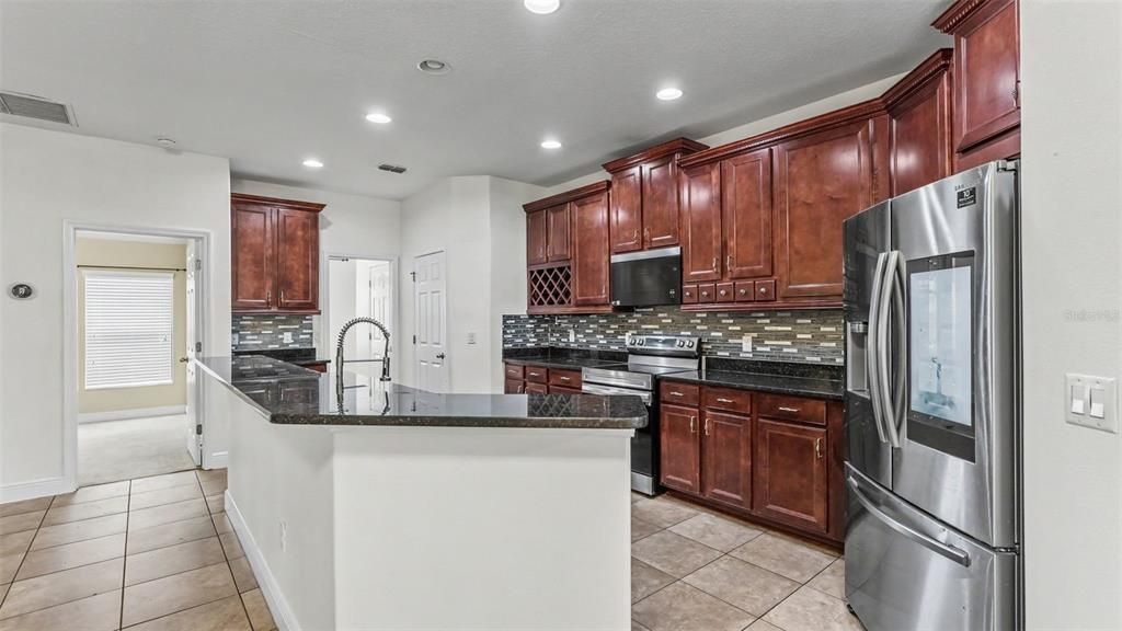 For Sale: $475,000 (4 beds, 3 baths, 3125 Square Feet)