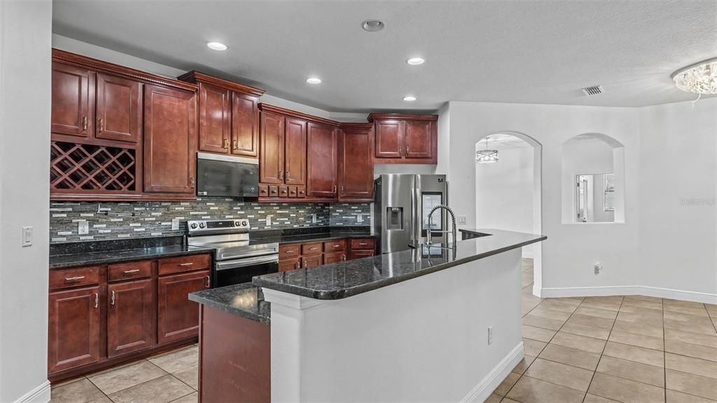For Sale: $475,000 (4 beds, 3 baths, 3125 Square Feet)