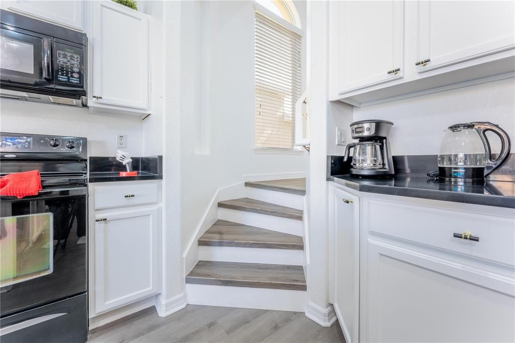 Activo con contrato: $399,000 (5 camas, 3 baños, 2345 Pies cuadrados)