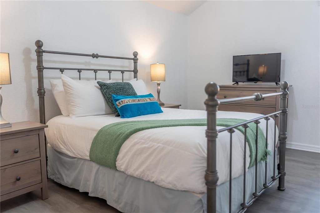 Activo con contrato: $399,000 (5 camas, 3 baños, 2345 Pies cuadrados)