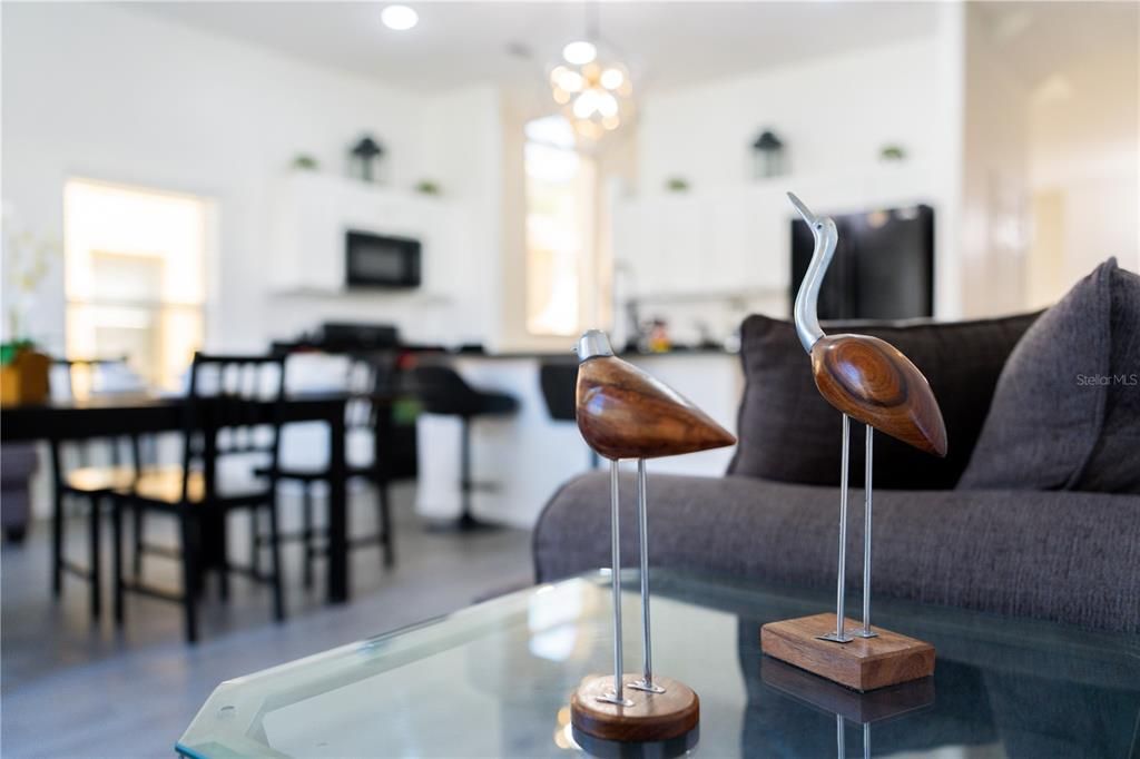 Activo con contrato: $399,000 (5 camas, 3 baños, 2345 Pies cuadrados)