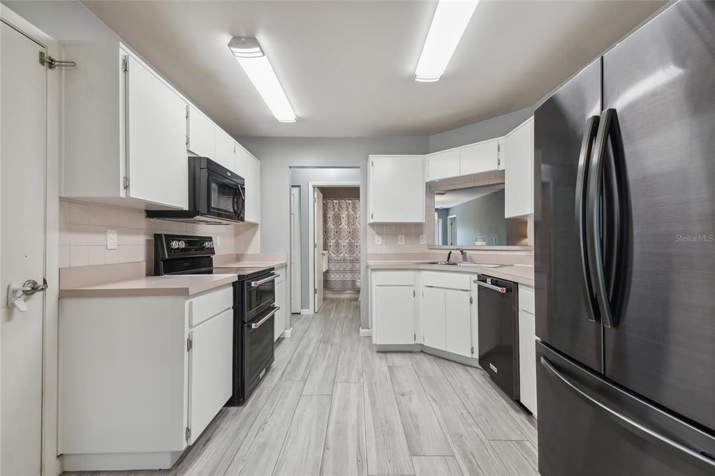 En Venta: $415,000 (4 camas, 2 baños, 1769 Pies cuadrados)