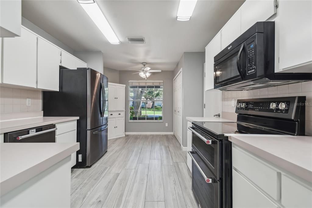 En Venta: $415,000 (4 camas, 2 baños, 1769 Pies cuadrados)