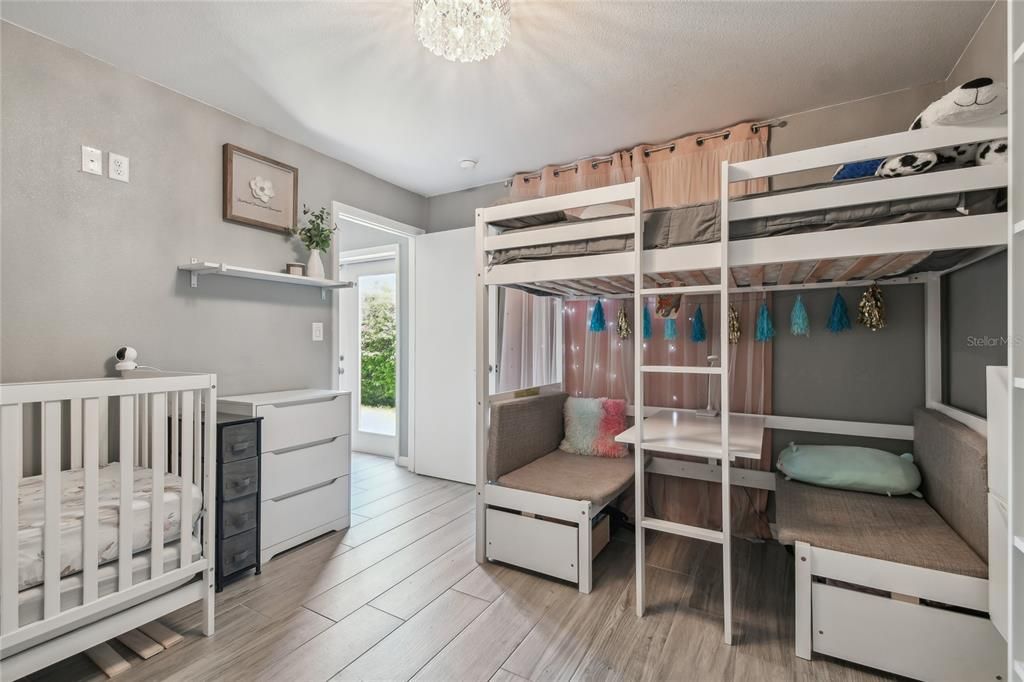 En Venta: $415,000 (4 camas, 2 baños, 1769 Pies cuadrados)