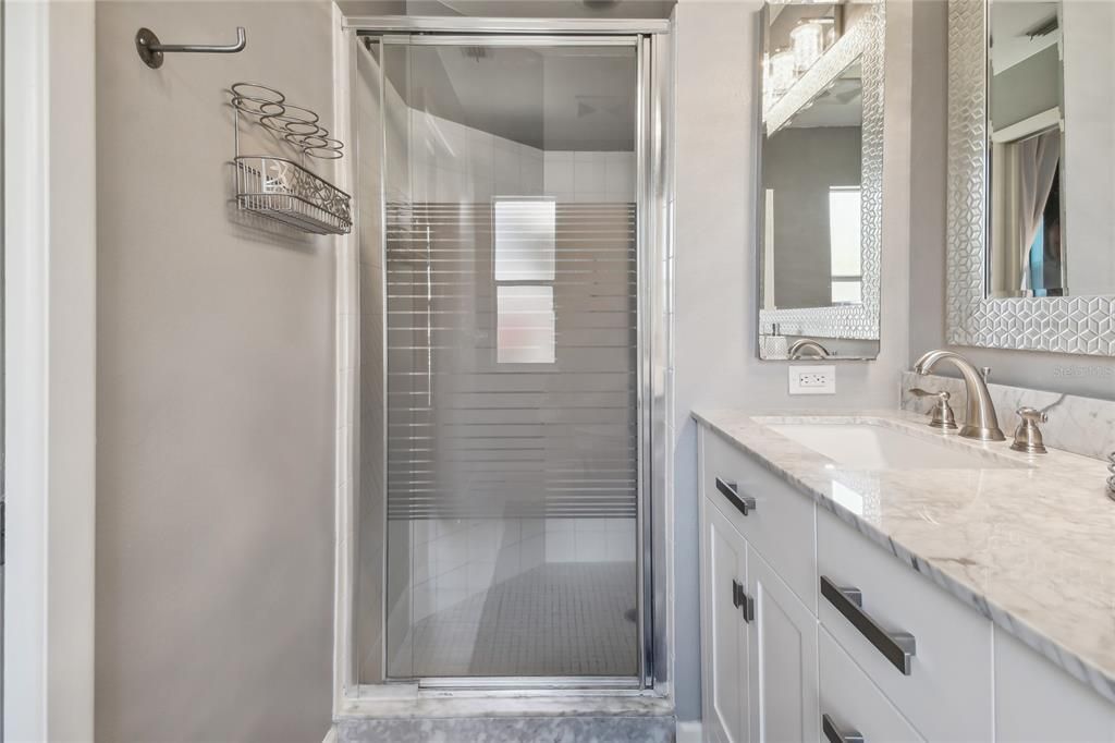 En Venta: $415,000 (4 camas, 2 baños, 1769 Pies cuadrados)