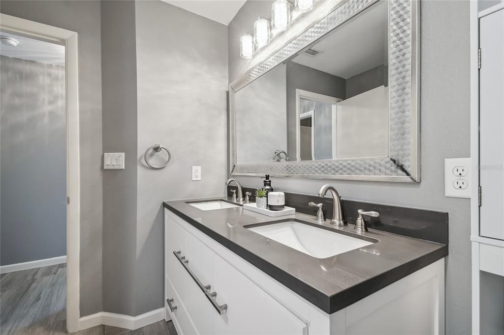 En Venta: $415,000 (4 camas, 2 baños, 1769 Pies cuadrados)